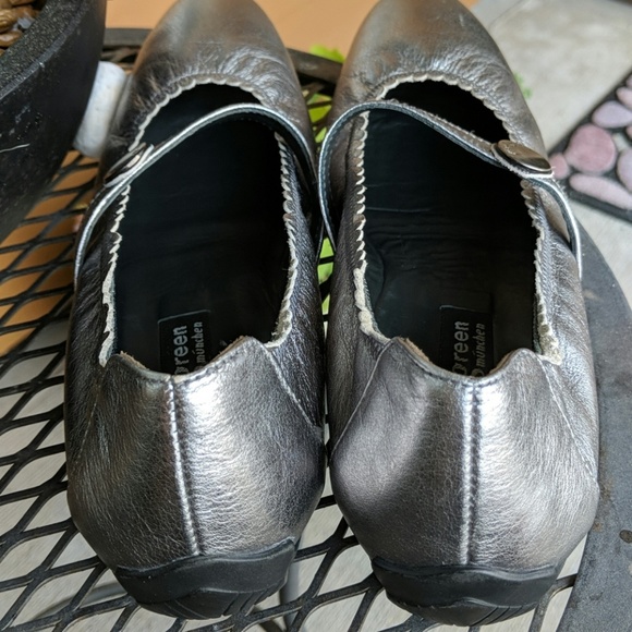Paul Green Silver Patent Flats Size 6/ 3.5… - Picture 5 of 8